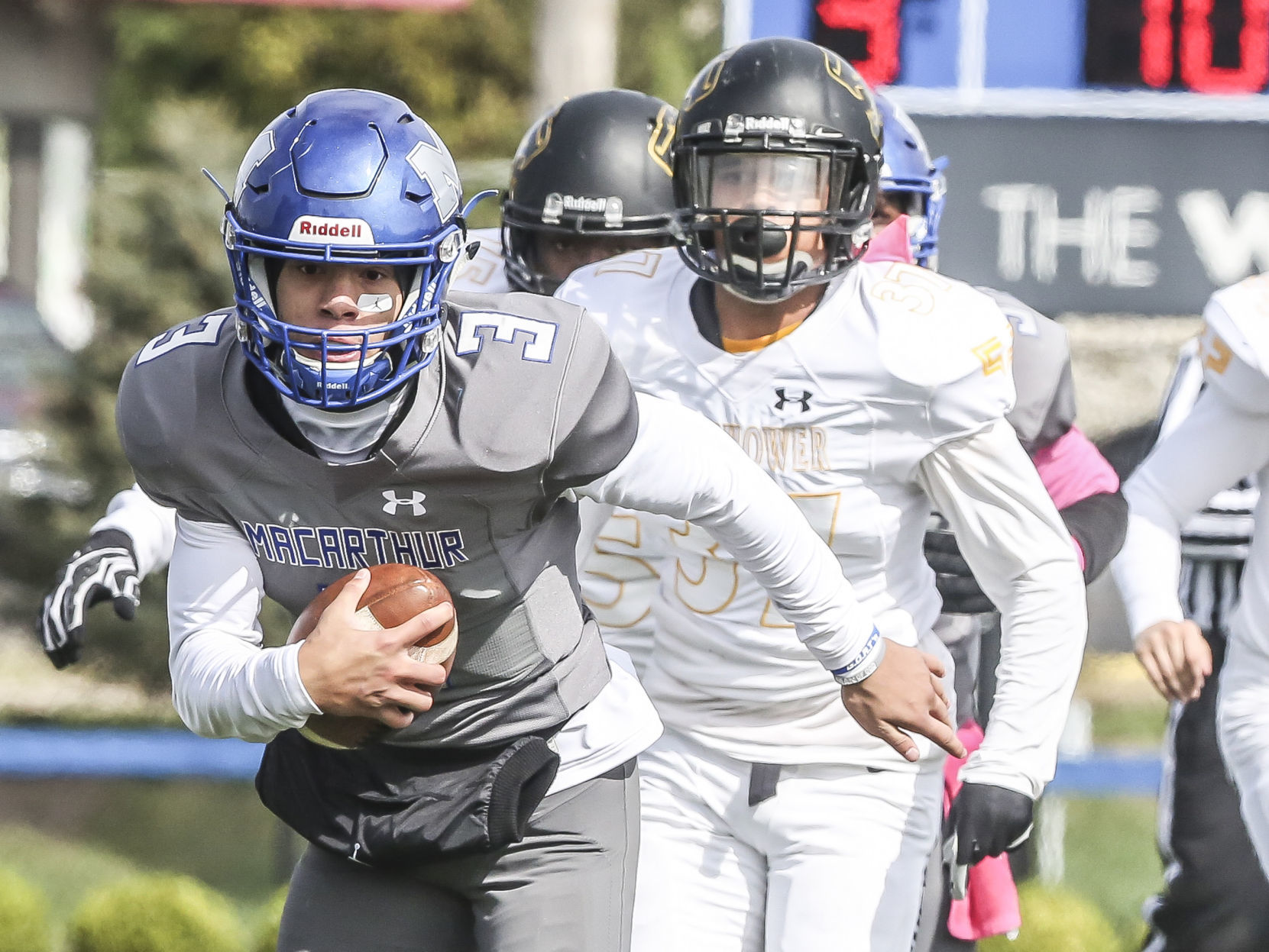 Eisenhower vs MacArthur Football 7 10.12.18.JPG